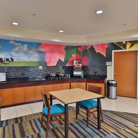 Comfort Inn & Suites Westfield Εξωτερικό φωτογραφία