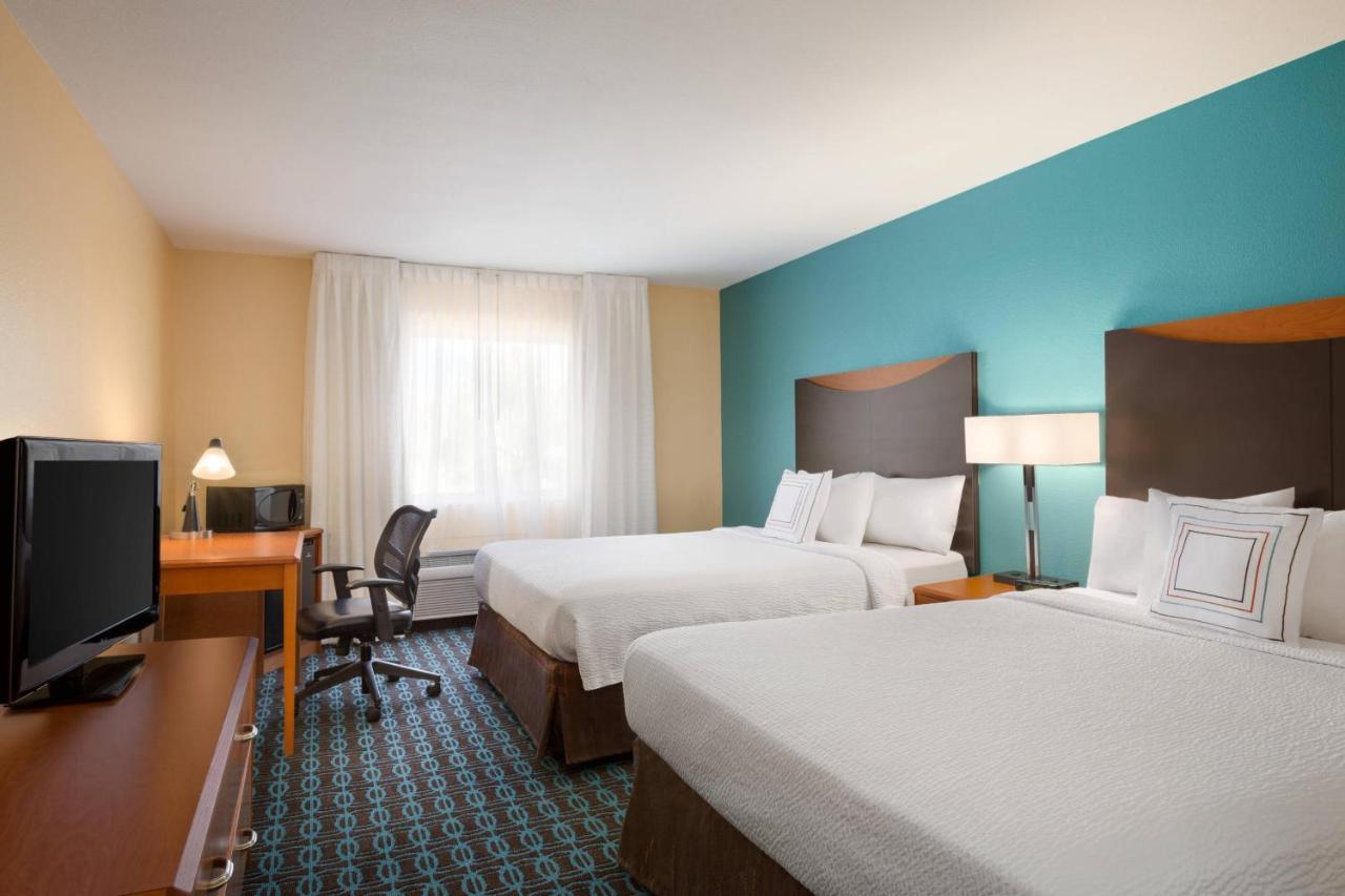 Comfort Inn & Suites Westfield Εξωτερικό φωτογραφία