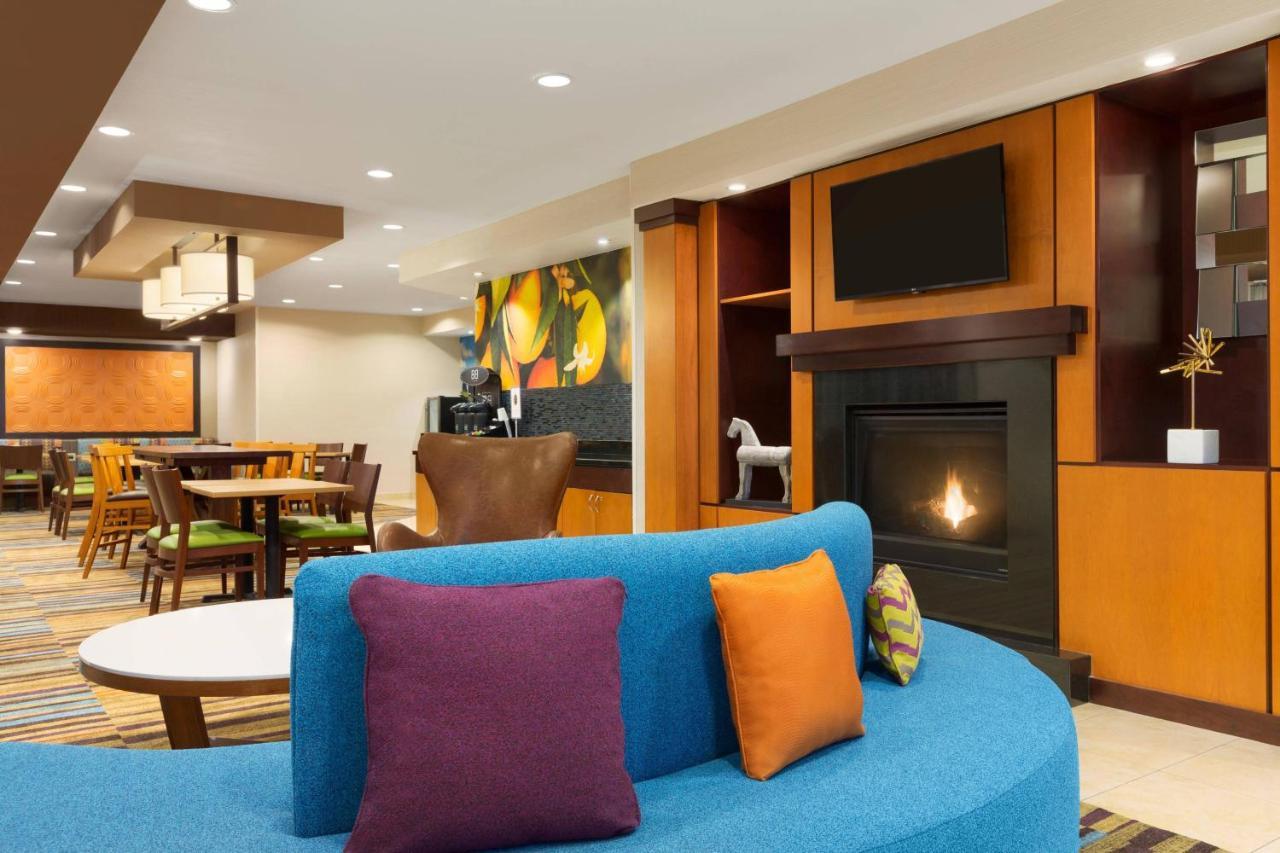 Comfort Inn & Suites Westfield Εξωτερικό φωτογραφία