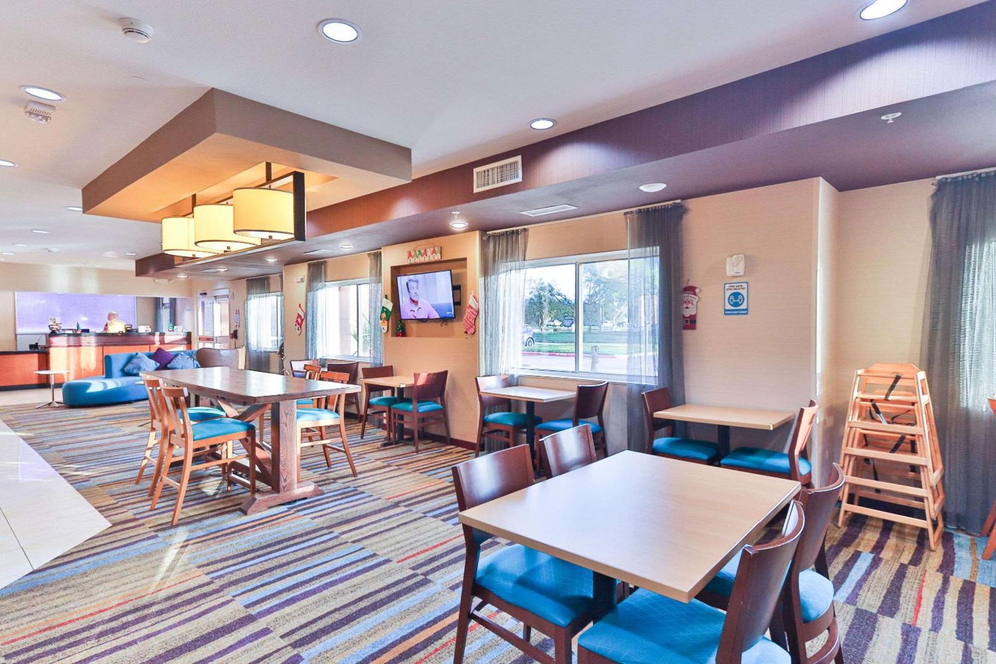 Comfort Inn & Suites Westfield Εξωτερικό φωτογραφία