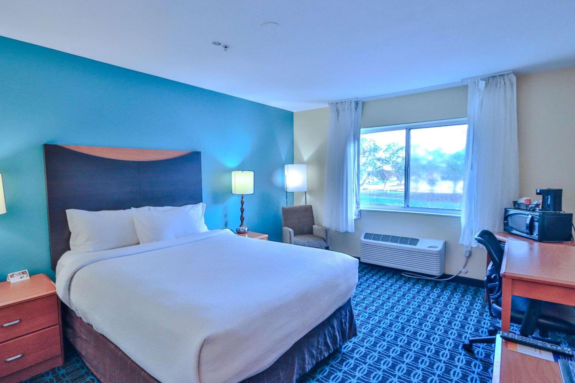Comfort Inn & Suites Westfield Εξωτερικό φωτογραφία