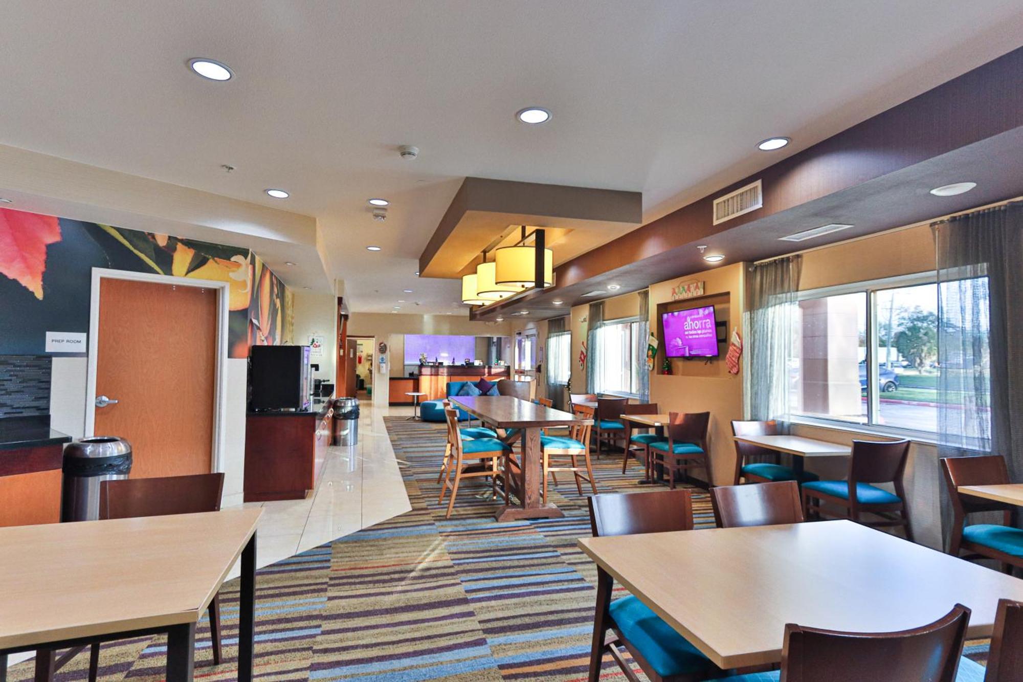 Comfort Inn & Suites Westfield Εξωτερικό φωτογραφία