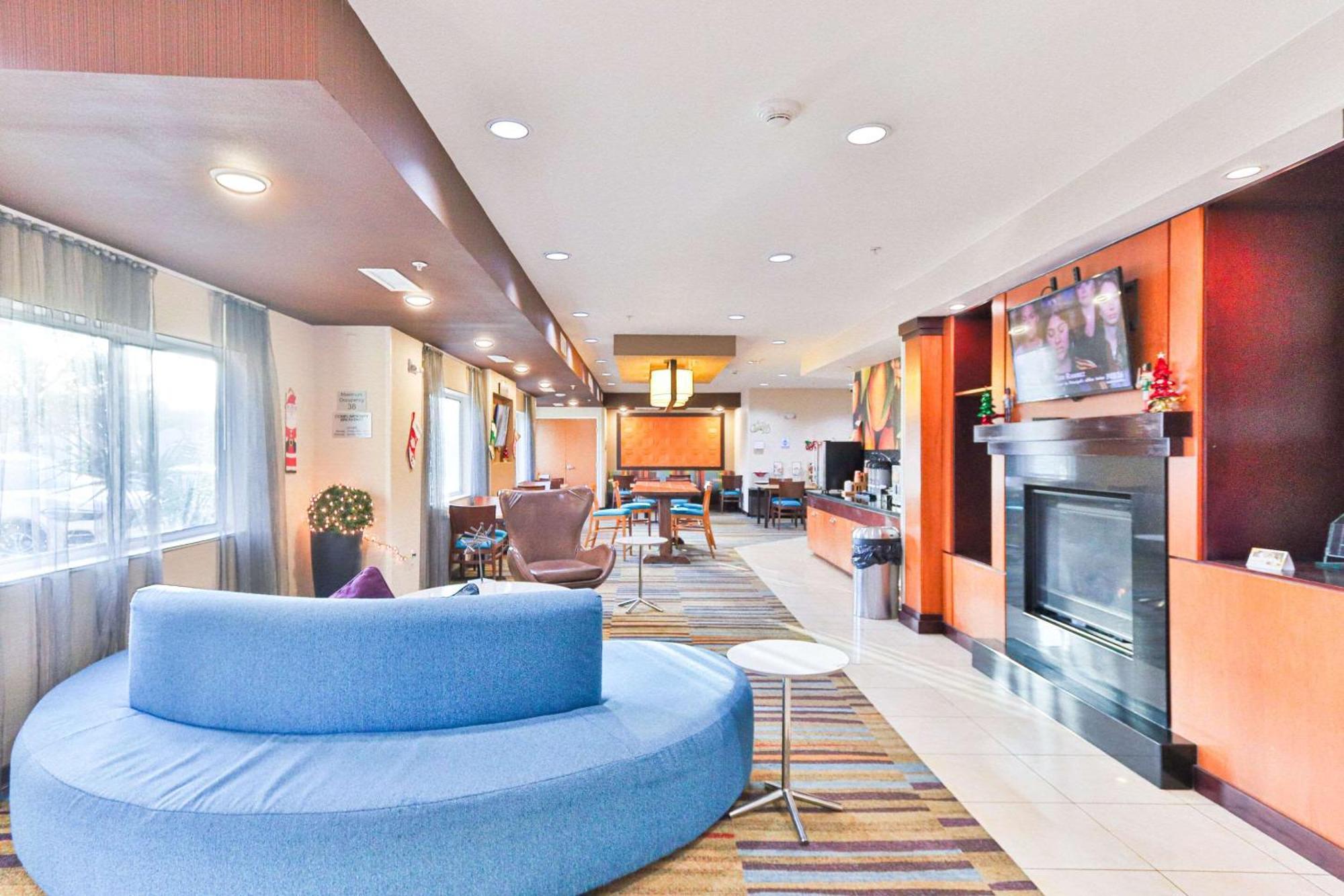 Comfort Inn & Suites Westfield Εξωτερικό φωτογραφία
