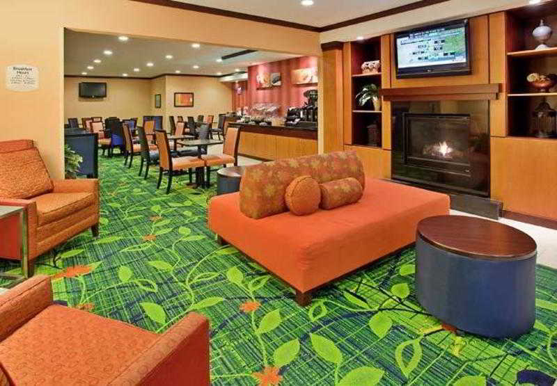 Comfort Inn & Suites Westfield Εξωτερικό φωτογραφία