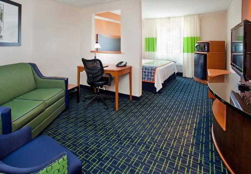 Comfort Inn & Suites Westfield Εξωτερικό φωτογραφία